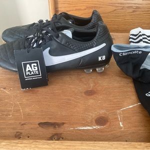 Nike ID Tiempo AG soccer cleats size 9.5